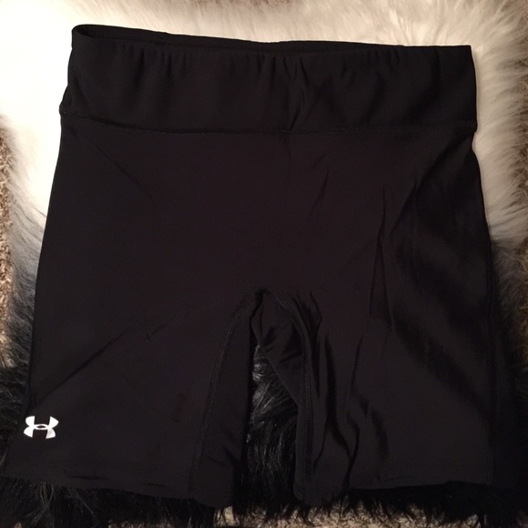 Women's Under Armour Shorts, Medium
