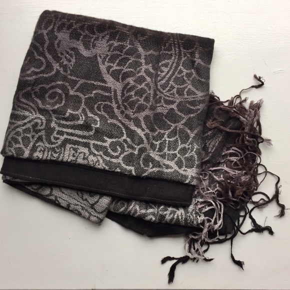 Black and Gray Scarf