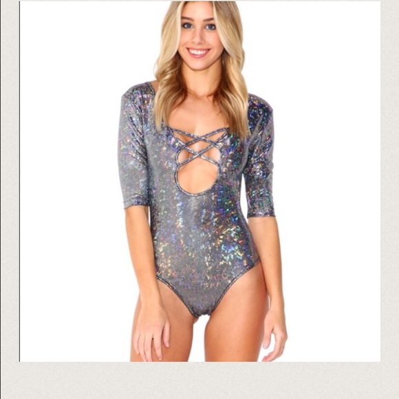 Iheartraves bodysuit