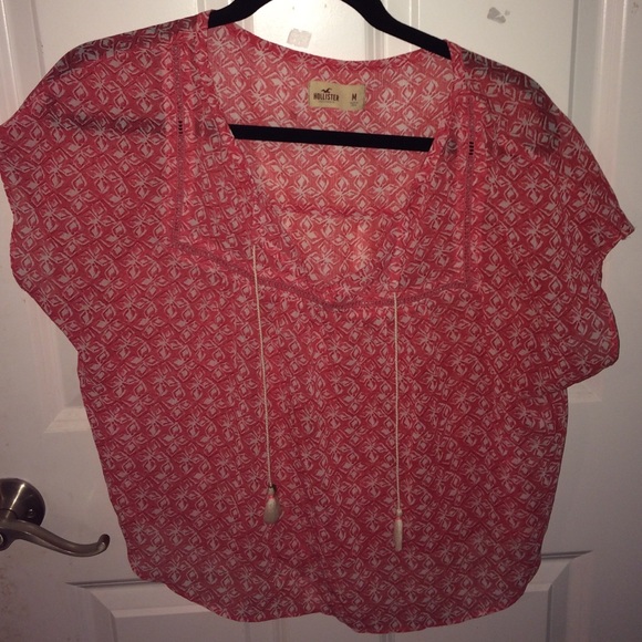 Hollister top