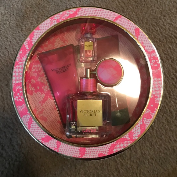 Victoria Secret NWT Crush Perfume Set!!
