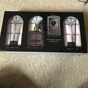 VICTORIA SECRET SCANDALOUS PERFUME SET!!