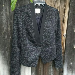 Beautiful tuxedo blazer