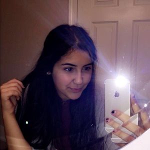 Meet your Posher, Aisha