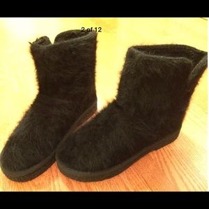 Brand new womens black fur winter boots size 6/7