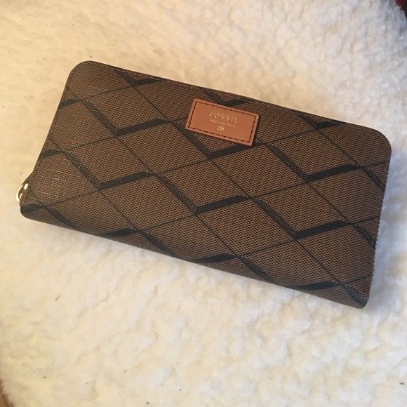 Fossil wallet brand new