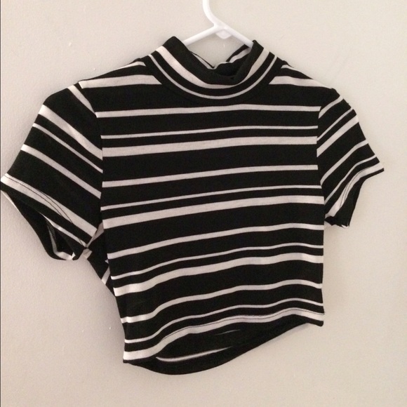 Black a white striped crop top, Size: S.