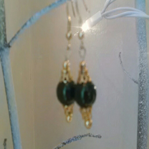 Hunter Green & Gold Pearl Drop Earrings - Picture 3 of 4