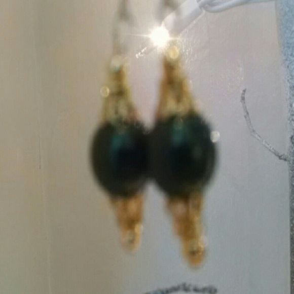 Hunter Green & Gold Pearl Drop Earrings - Picture 4 of 4