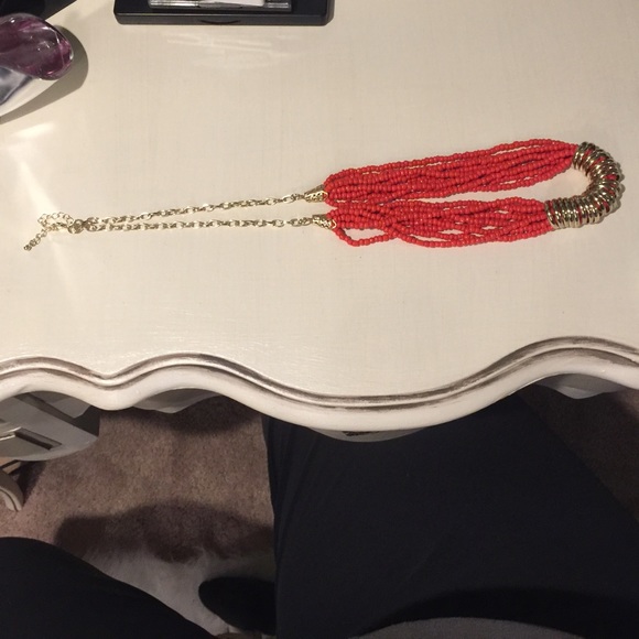 Beautiful orange and gold statement necklace - Picture 2 of 2