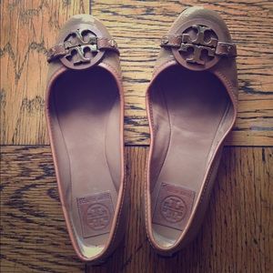 Tory Burch Women Size 7.5 Tan Flats