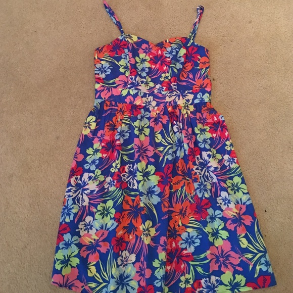 Red camel dress size 5