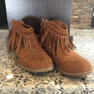 Justice brand girls boots.