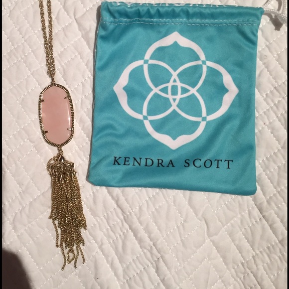 Kendra Scott necklace