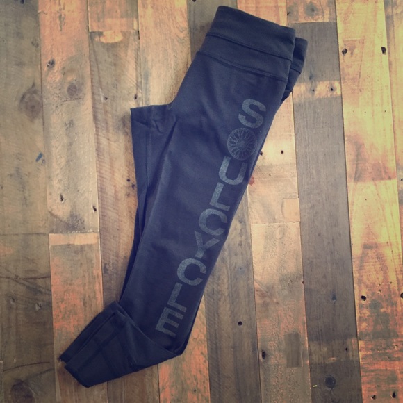 Lululemon Black Cropped Soul Cycle Workout Pant!