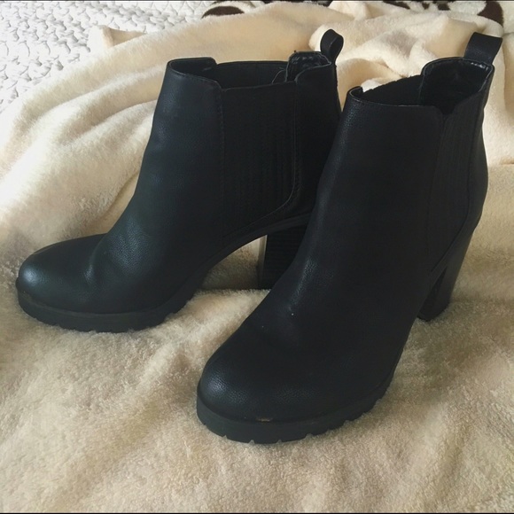 W 8 faux leather black Sam & Libby fashion boots