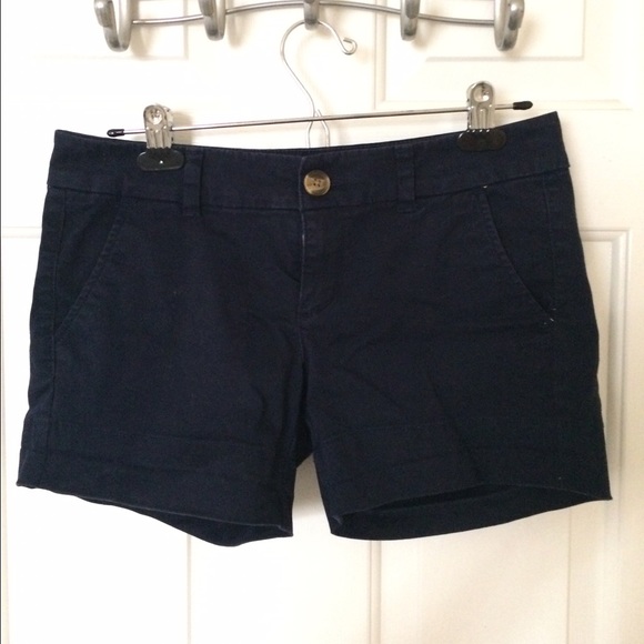 American Eagle Outfitter navy midi tailored shorts