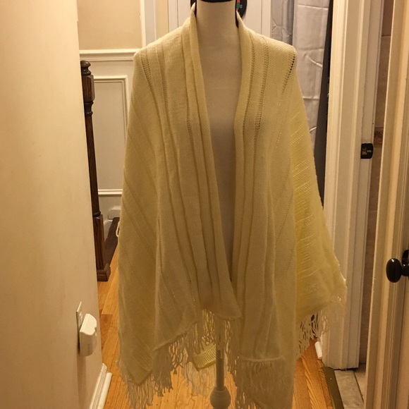 Collectioneighteen abundant Wrap with fringes
