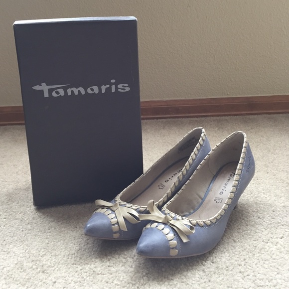 EUC Tamaris Blue and White Kitten Heels 👠