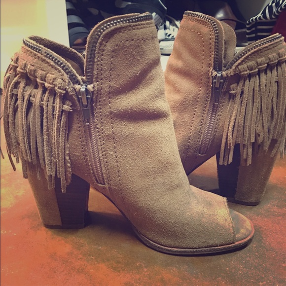 Dolce Vita Fringe Booties, size 8