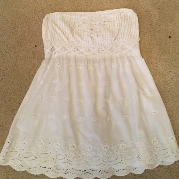 White strapless Lacey shirt