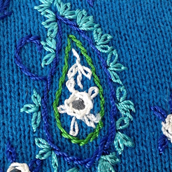 Susan Graver size med. 3/4 length sleeve sweater - Picture 2 of 4