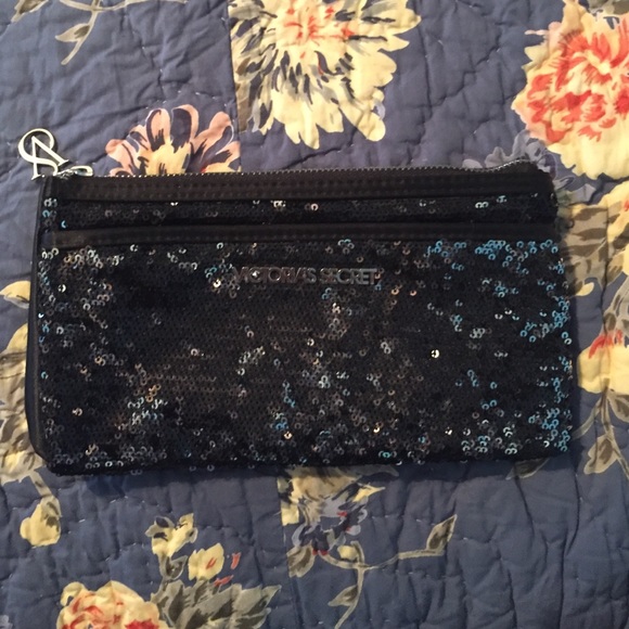 VS clutch. I got it as a gift and never used it.