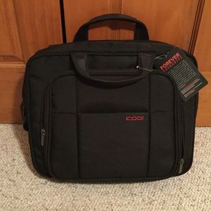 Black laptop case. NWOT- tags on bag, never used.
