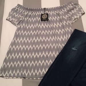 NWT! Bobeau Off-Shoulder Shirt