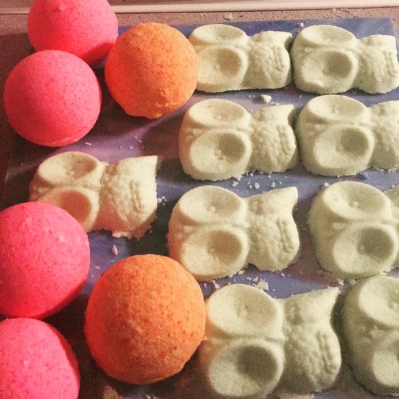 HOME MADE BATH BOMBS IN DESIGNER FRAGRANCES