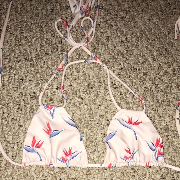 Acacia top size small
