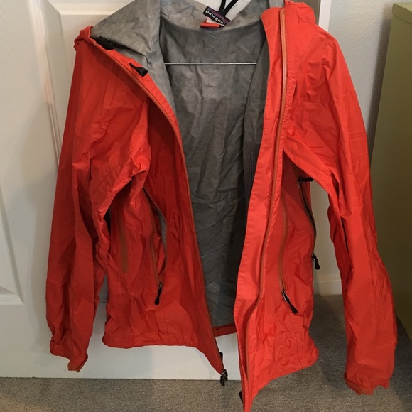 Patagonia Jackets & Blazers - Patagonia rain shell