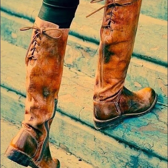 W 7.5 Bed Stü Manchester Tall Boot in tan