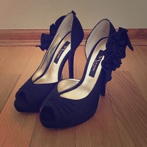 Nina Neva Black Luster Heels