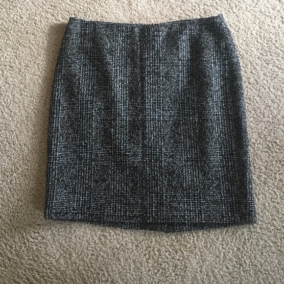 Never worn size 4 wool skirt with liner