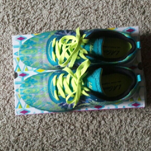 LA gear running shoes for women