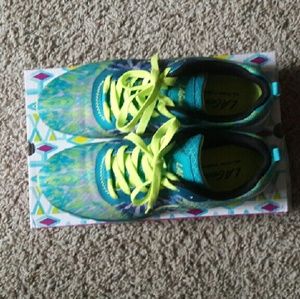 LA gear running shoes for women