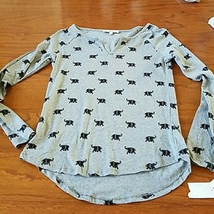 Long-sleeved elephant top