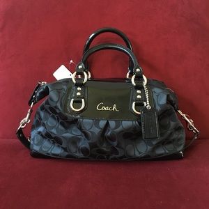 BNWT Coach hobo handbag.
