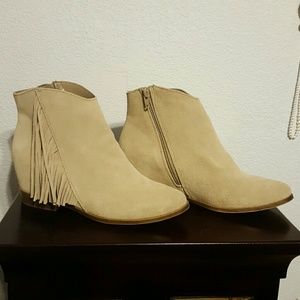 Mudd tassel ankle boots