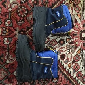 Blue Totes winter boots