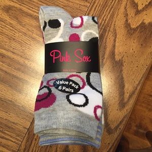 💥LOWEST PRICE OFFERED - NWT SOCKS (6pr)