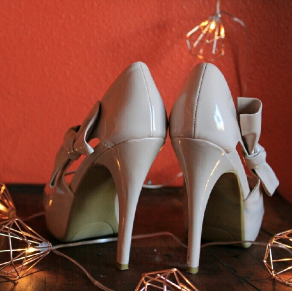 GNW Nude Heels ✨ - Picture 3 of 4