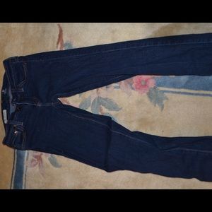 AG "The Legging" Skinny Jeans in Blue!