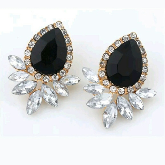 Women vintage style dangle stud earrings - Picture 2 of 3