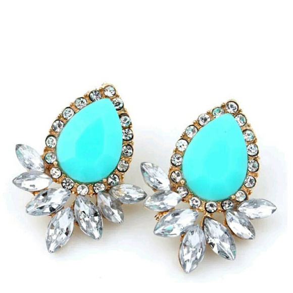 Women vintage style dangle stud earrings - Picture 3 of 3