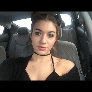 Meet your Posher, Carlla