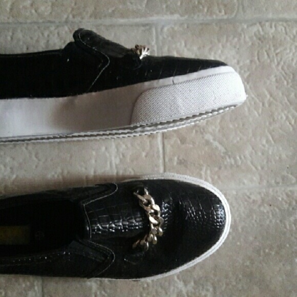 Black high shoe