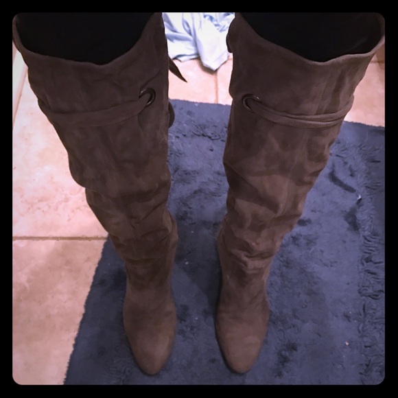 Cole Haan Suede knee boots 9 1/2. Like NEW