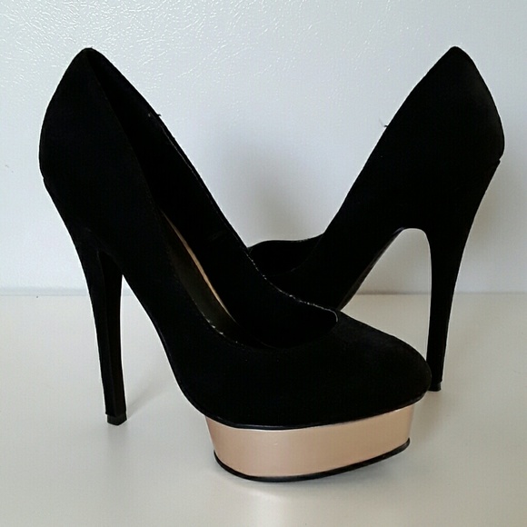 Black Roses Gold Pumps